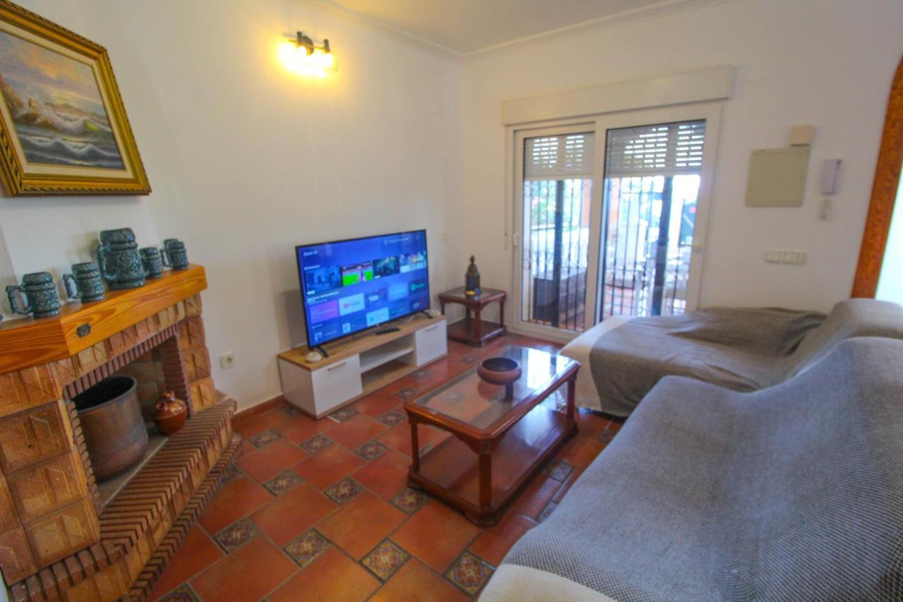 Willa Great Villa, Sea Views, 20 Secs Walk To The Beach, Bbq, 9 People, 5 Mins Car From Center, Sailing Club 3 Mins Walk Alicante